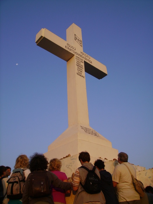 Medjugorje: pellegrini ai piedi della Croce sul Križevac - Foto di Sardegna Terra di Pace - Tutti i diritti riservati