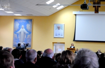 Medjugorje: testimonianza di Marija nel salone Giovanni Paolo II – Foto di Sardegna Terra di Pace – Tutti i diritti riservati