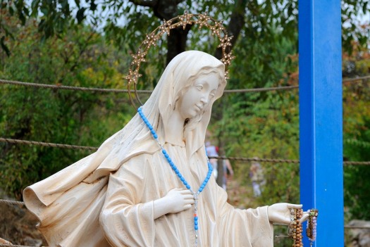 Medjugorje, Esaltazione della Croce 2016: Statua presso la Croce Blu – Foto di Sardegna Terra di pace – Tutti i diritti riservati
